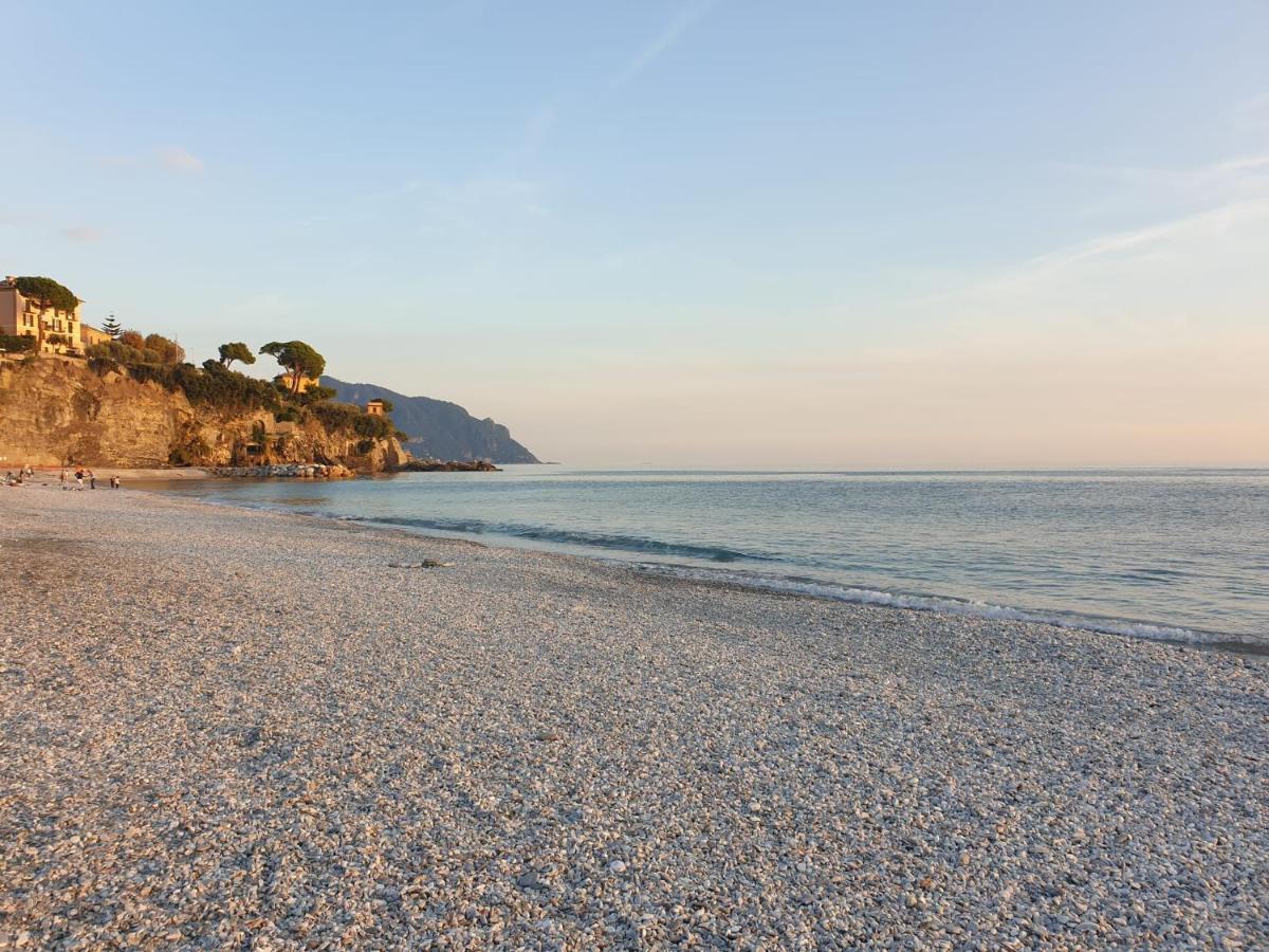 Uno Scorcio Di Paradiso Sori Kültér fotó